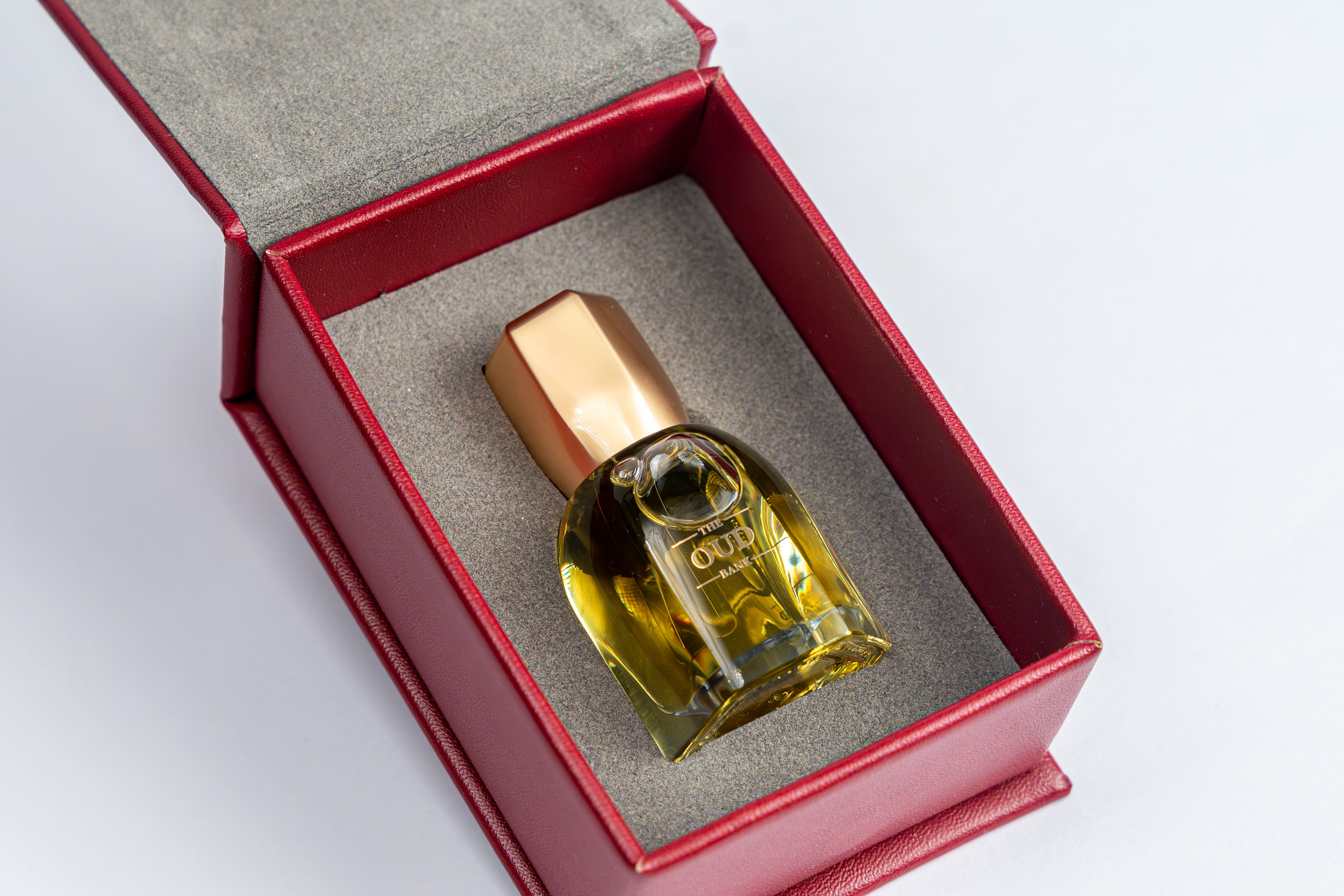 Yas ESSENTIAL OIL