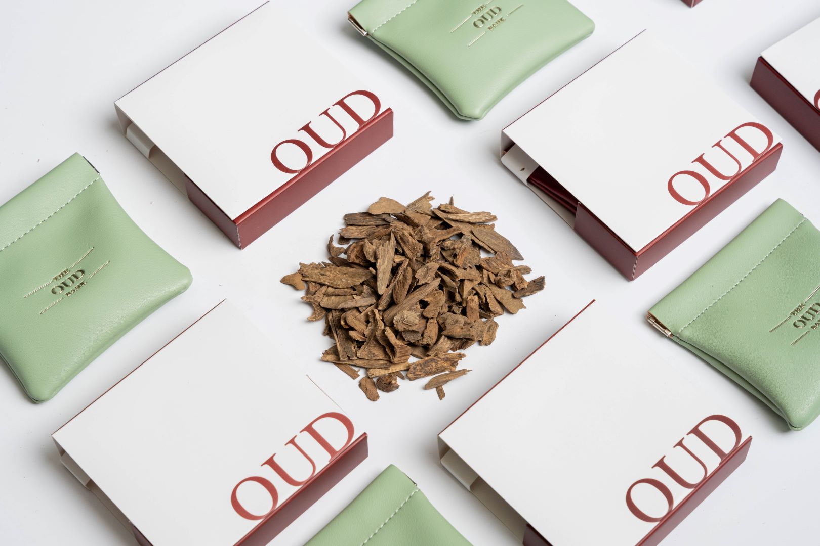 JAYAPURA CHIPS OUD WOOD